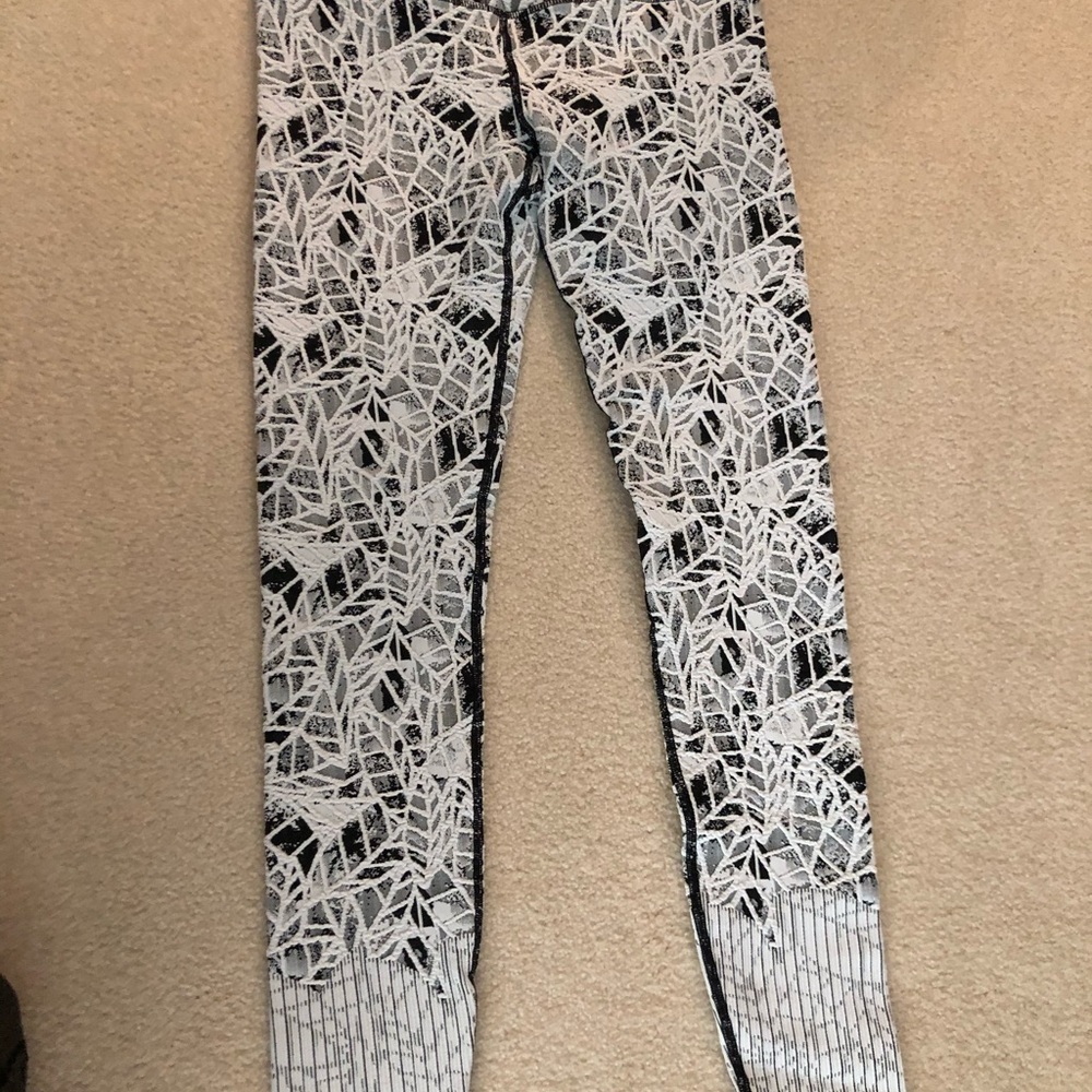 Athletic leggings